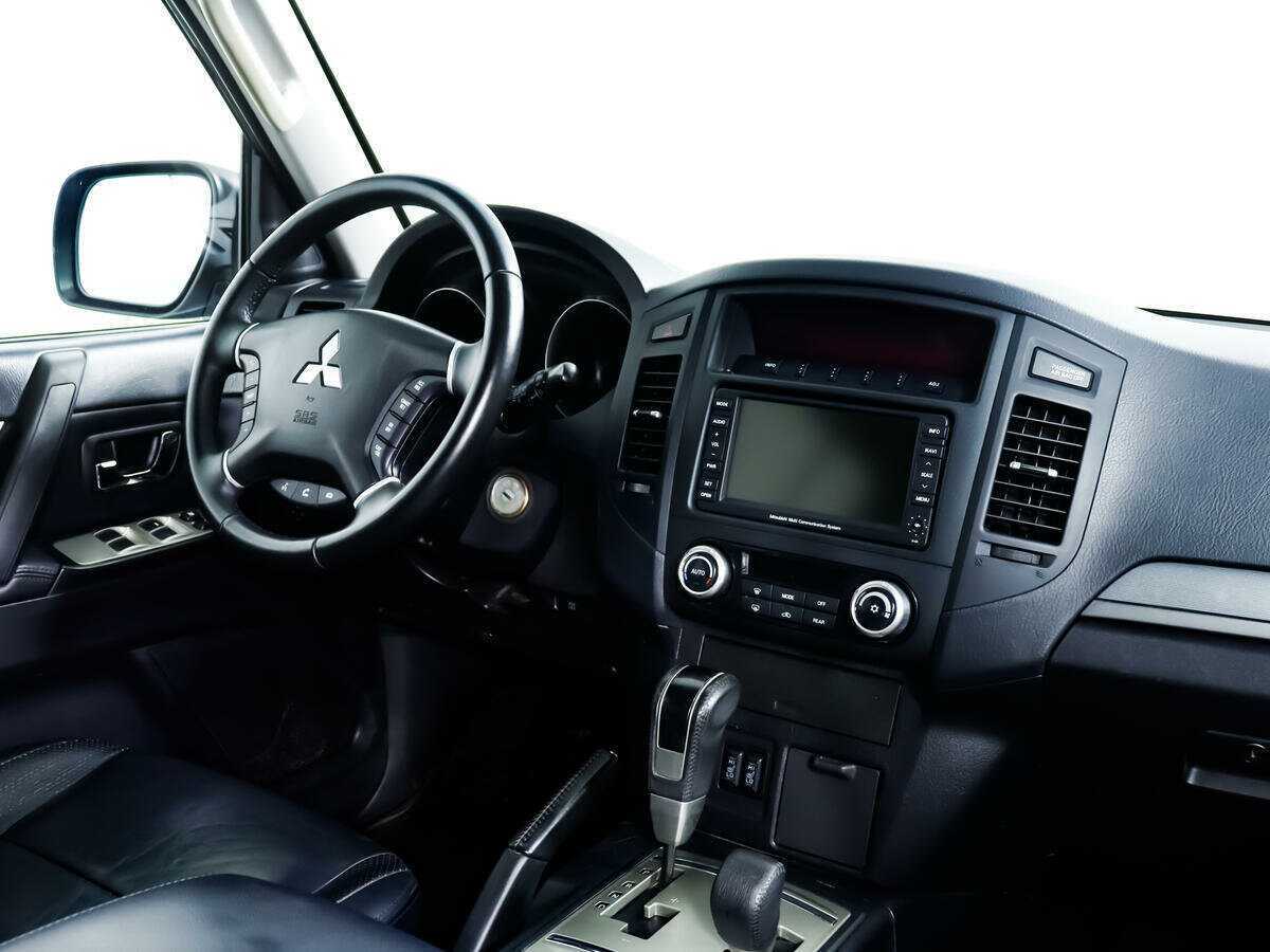 Купить Mitsubishi Pajero с пробегом. Фото: #5