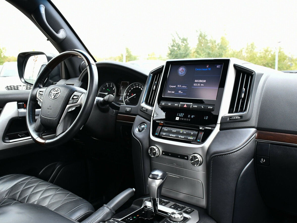 Купить Toyota Land Cruiser с пробегом. Фото: #8