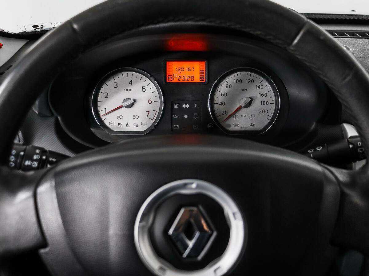 Купить Renault Sandero с пробегом. Фото: #14