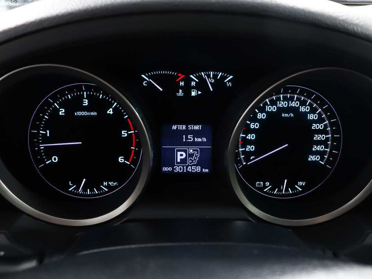 Купить Toyota Land Cruiser с пробегом. Фото: #13