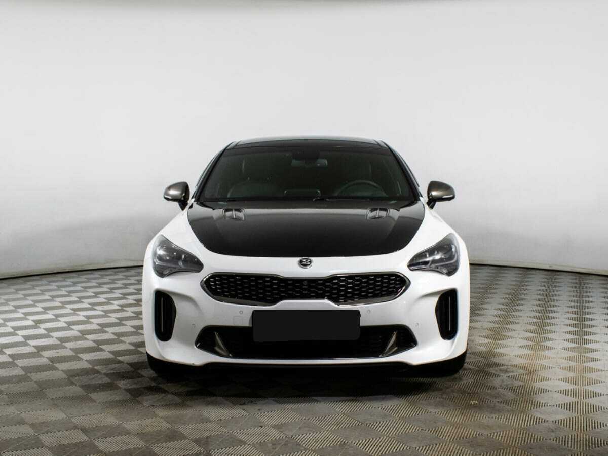 Купить Kia Stinger с пробегом. Фото: #1