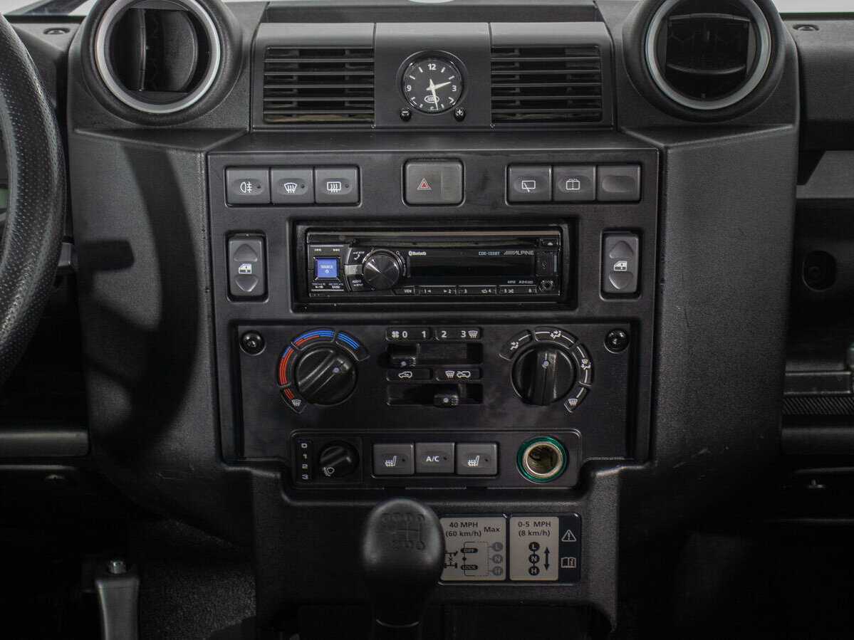 Купить Land Rover Defender с пробегом. Фото: #16