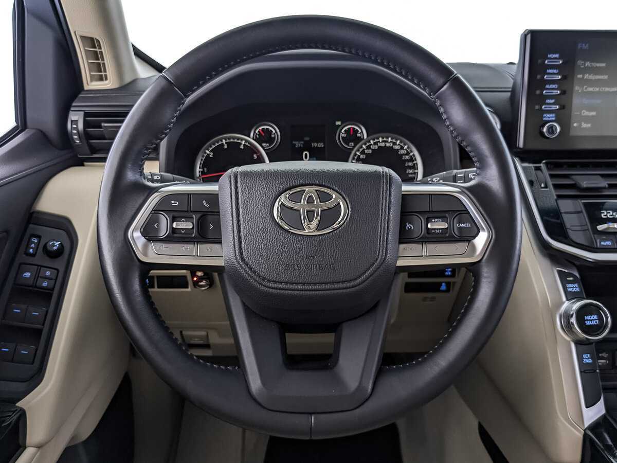 Купить Toyota Land Cruiser с пробегом. Фото: #21