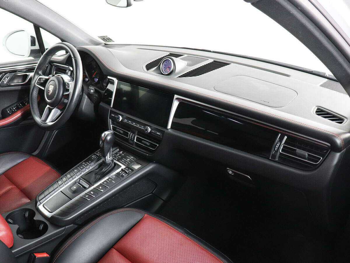 Купить Porsche Macan с пробегом. Фото: #9