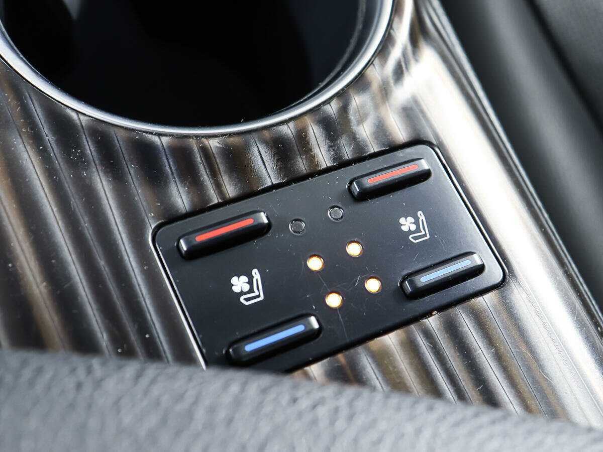 Купить Toyota Camry с пробегом. Фото: #19