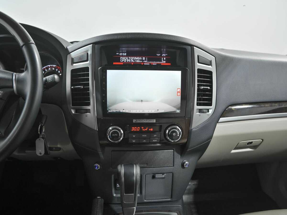 Купить Mitsubishi Pajero с пробегом. Фото: #8