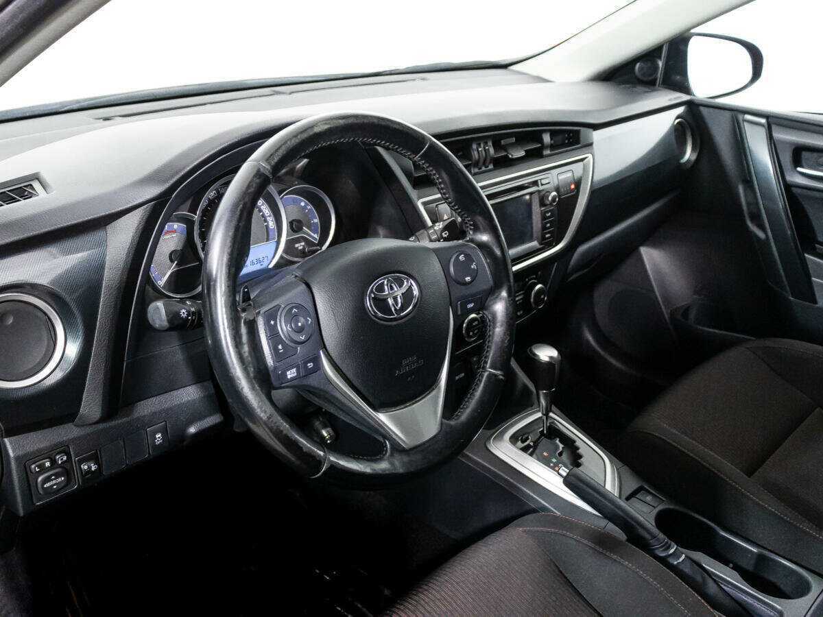 Купить Toyota Auris с пробегом. Фото: #10