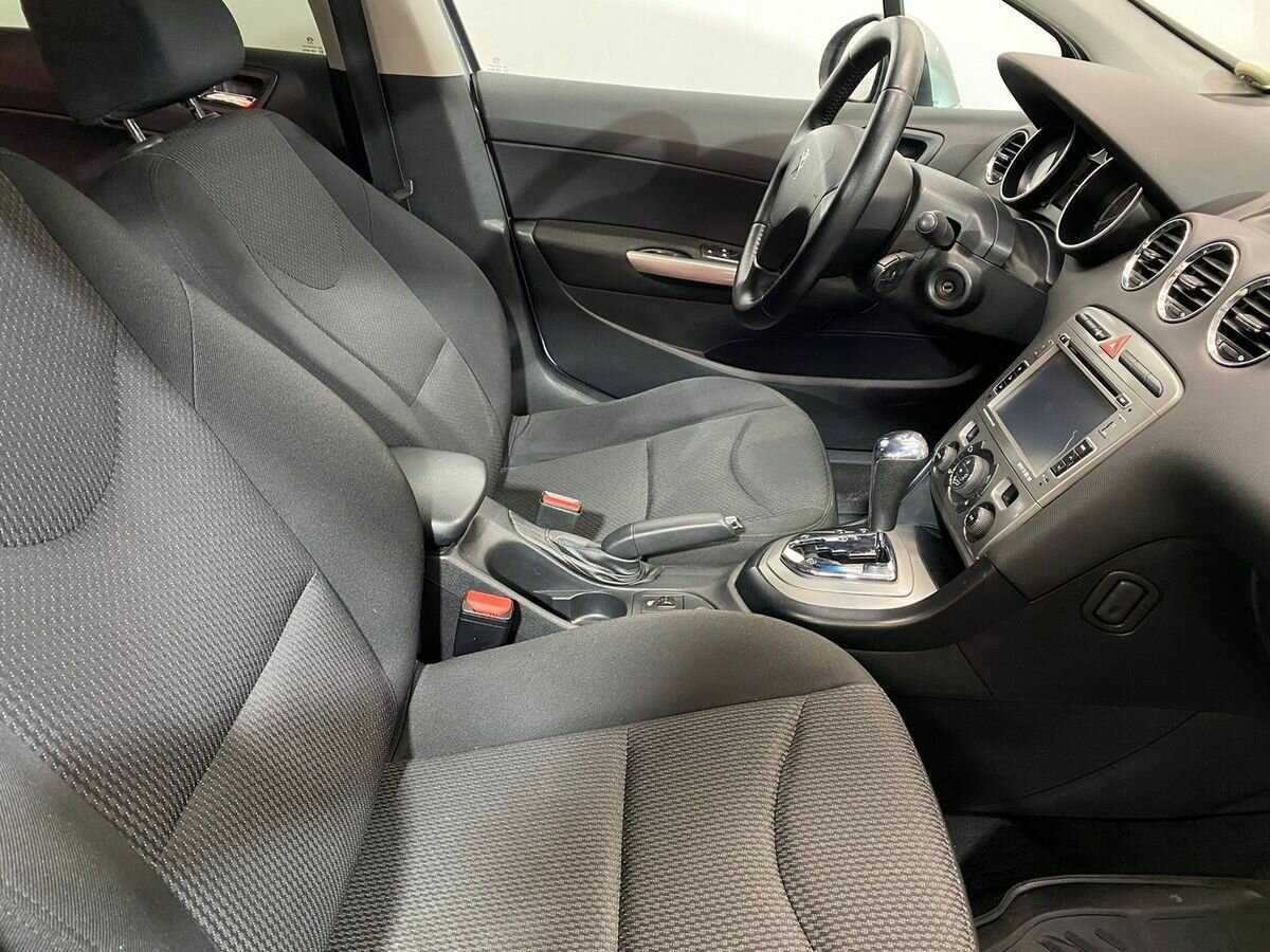Купить Peugeot 408 с пробегом. Фото: #8