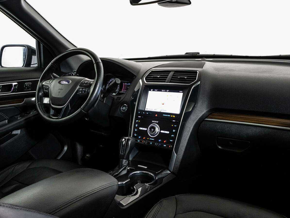 Купить Ford Explorer с пробегом. Фото: #8