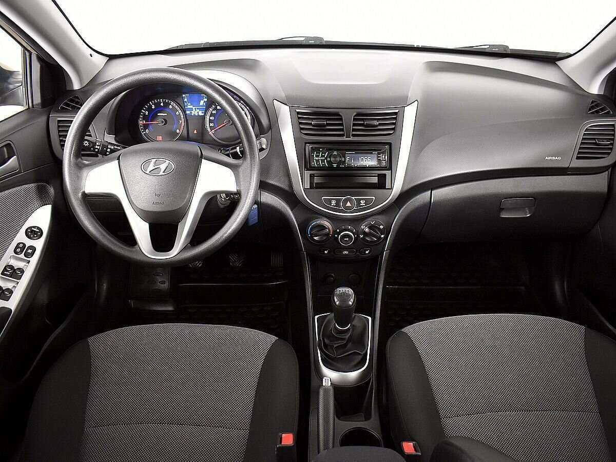 Купить Hyundai Solaris с пробегом. Фото: #9