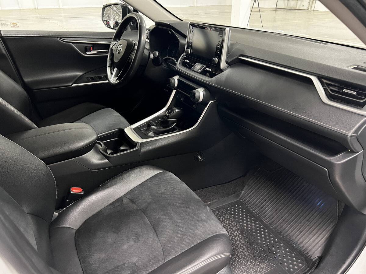 Купить Toyota RAV4 с пробегом. Фото: #10