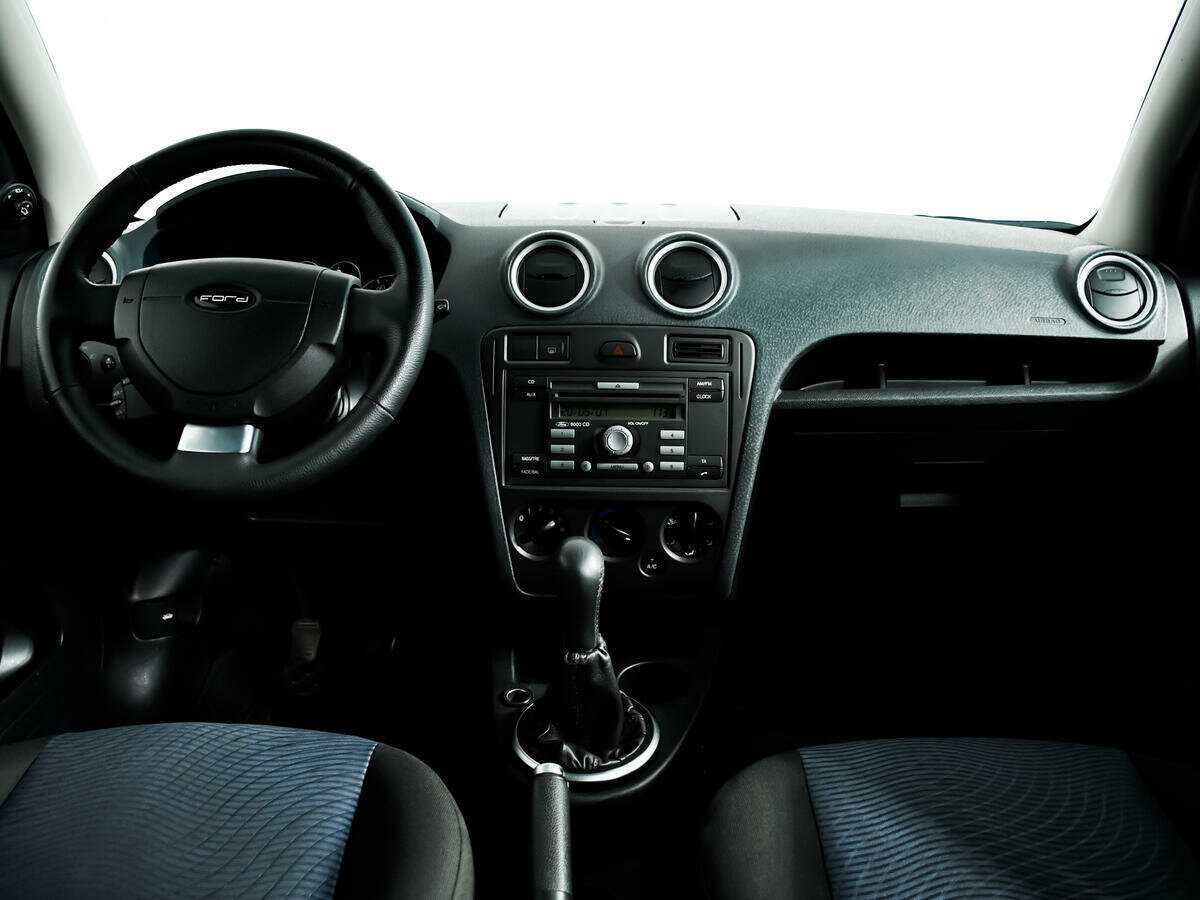 Купить Ford Fusion с пробегом. Фото: #9