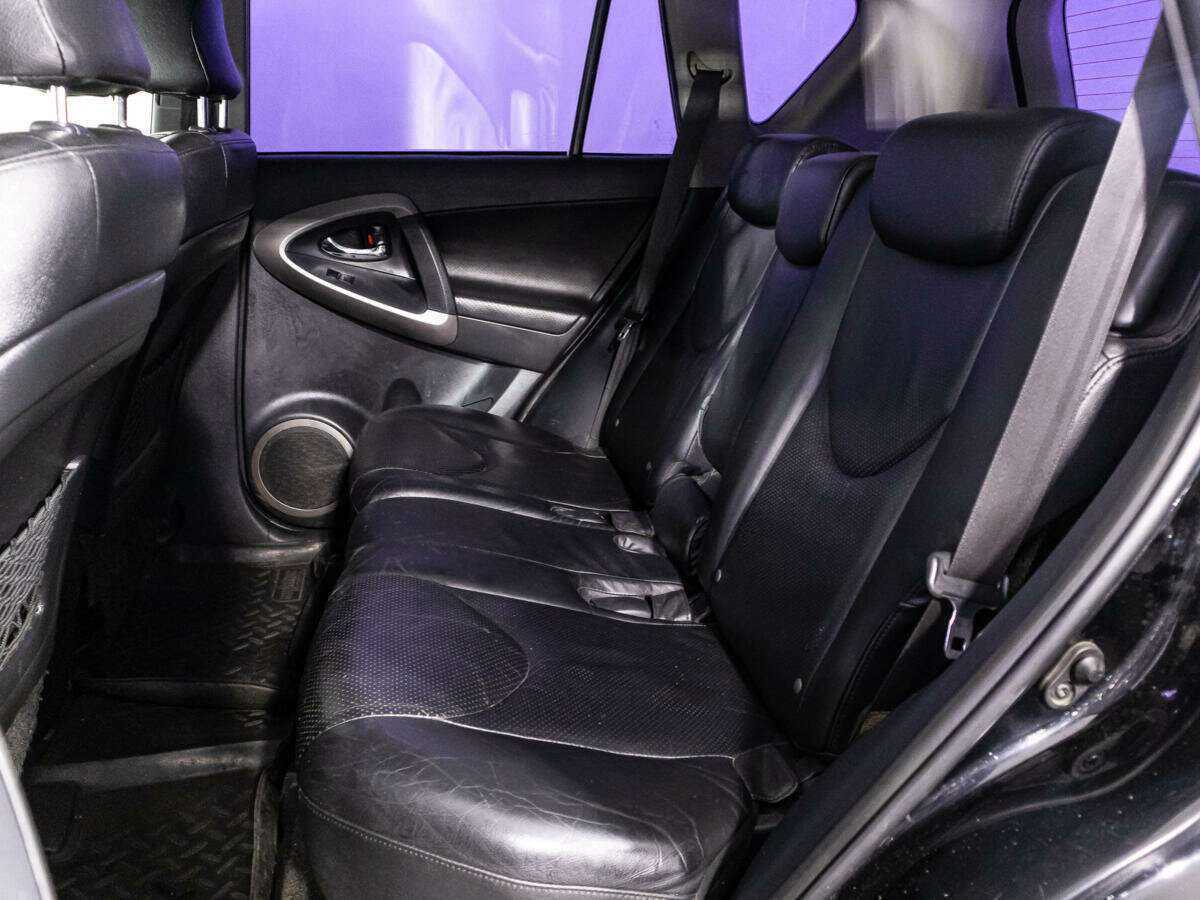 Купить Toyota RAV4 с пробегом. Фото: #8