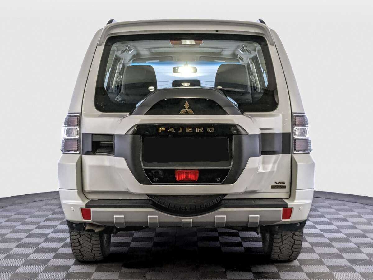 Купить Mitsubishi Pajero с пробегом. Фото: #5