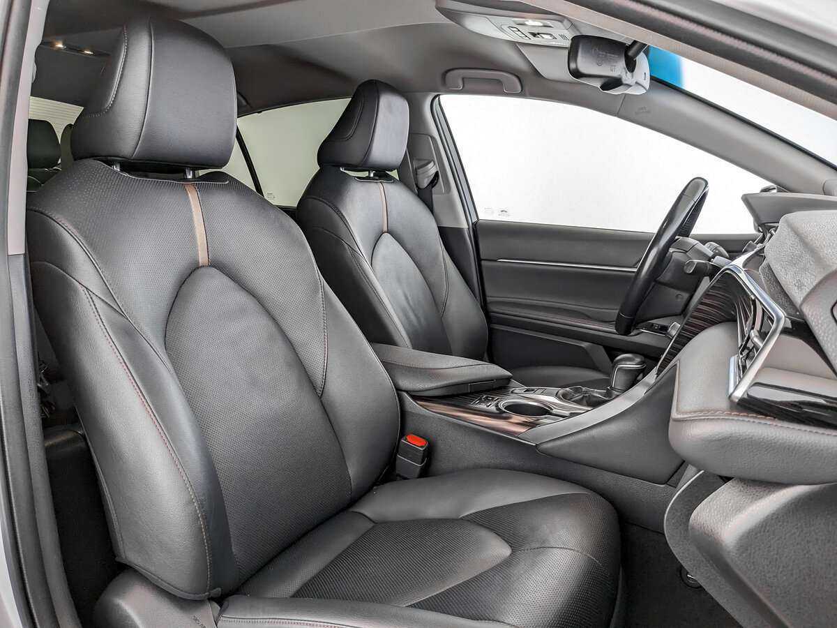 Купить Toyota Camry с пробегом. Фото: #18