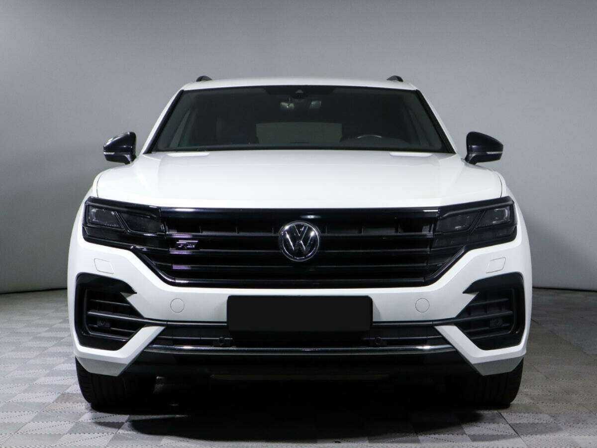 Купить Volkswagen Touareg с пробегом. Фото: #1