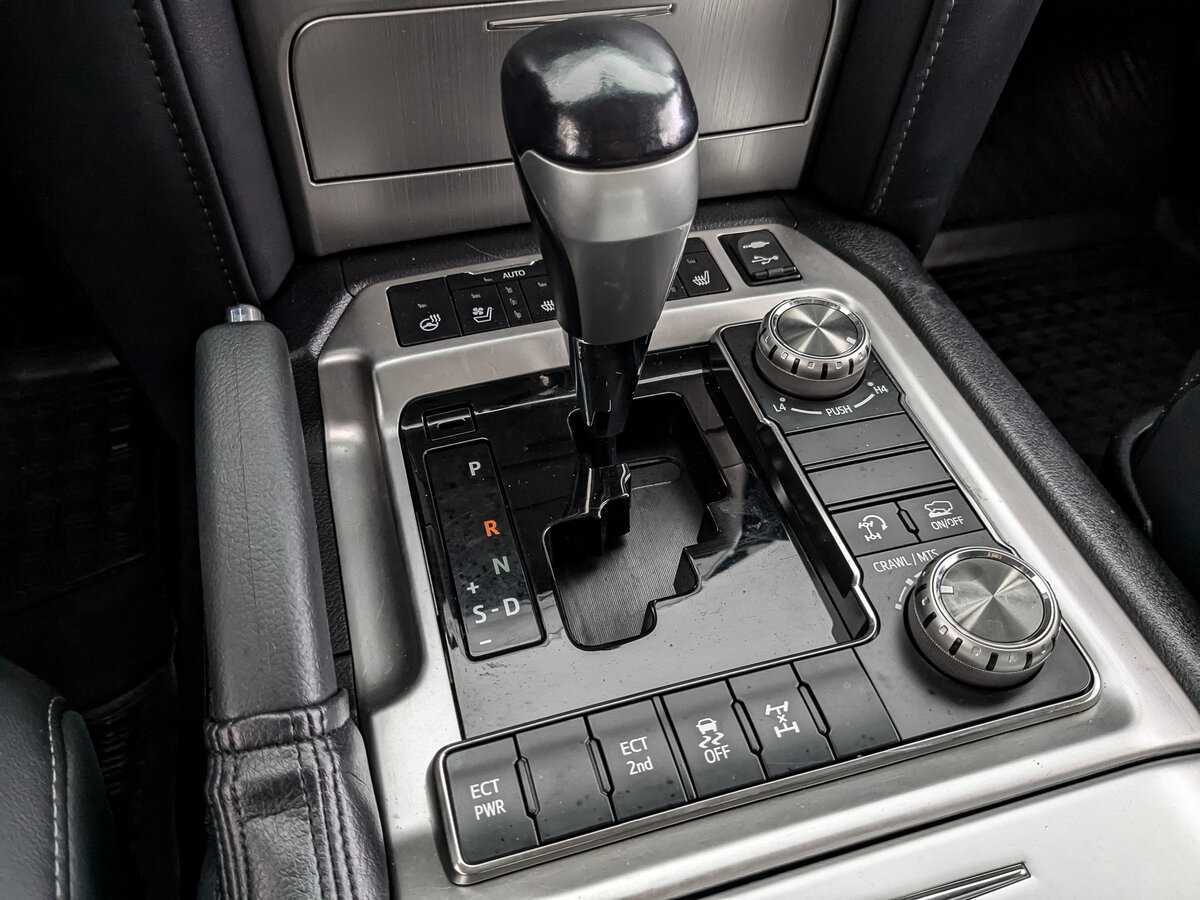 Купить Toyota Land Cruiser с пробегом. Фото: #15