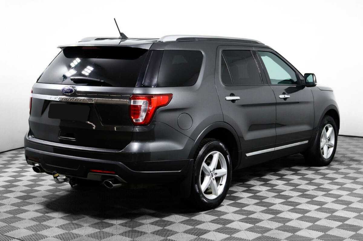 Купить Ford Explorer с пробегом. Фото: #3