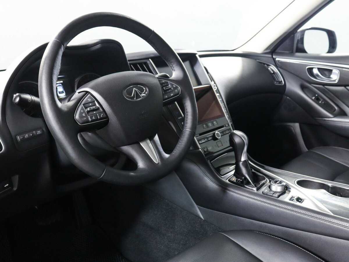 Купить Infiniti Q50 с пробегом. Фото: #10