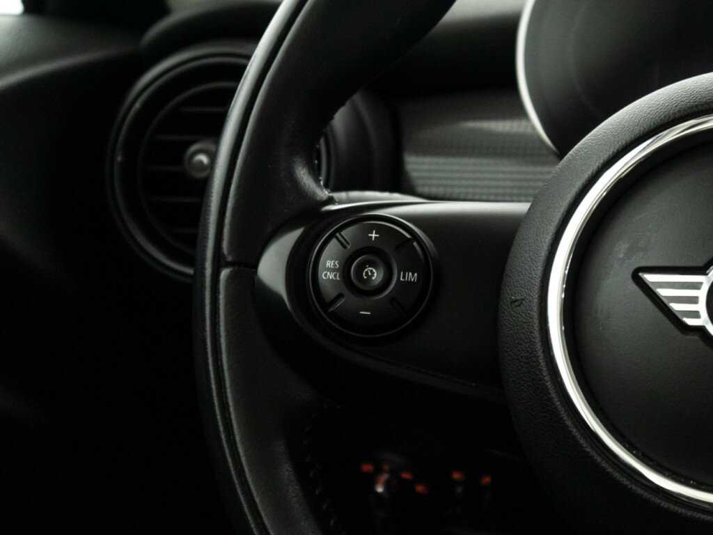 Купить Mini Hatch с пробегом. Фото: #20