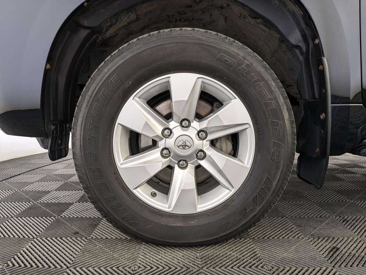 Купить Toyota Land Cruiser Prado с пробегом. Фото: #8