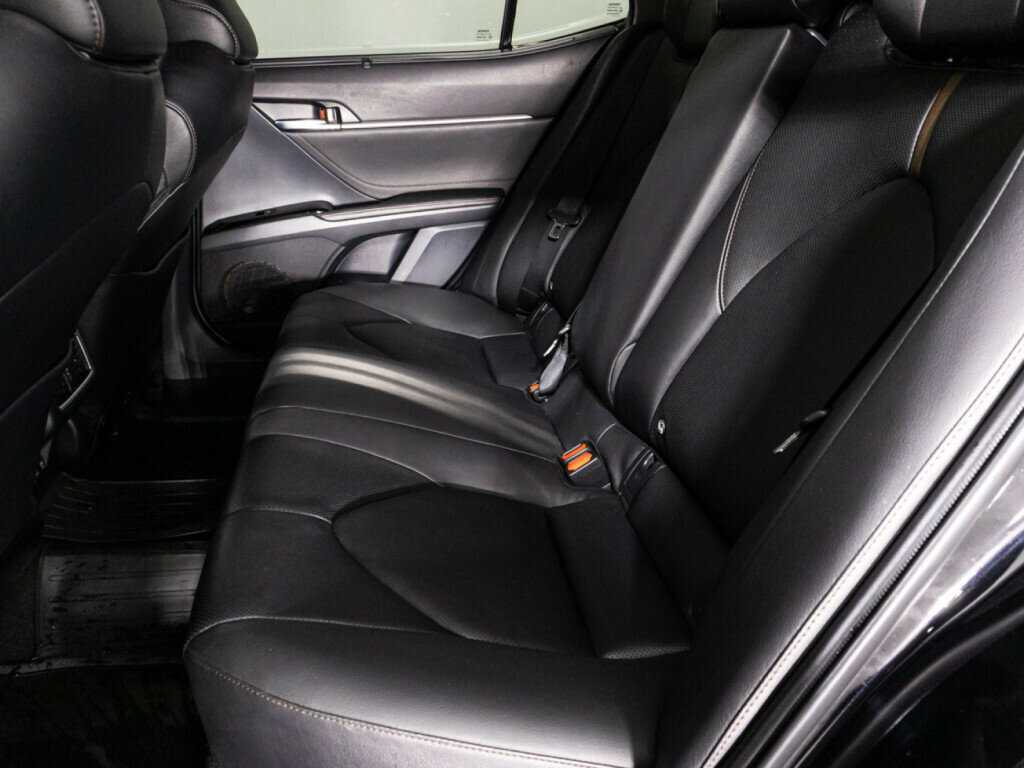 Купить Toyota Camry с пробегом. Фото: #8