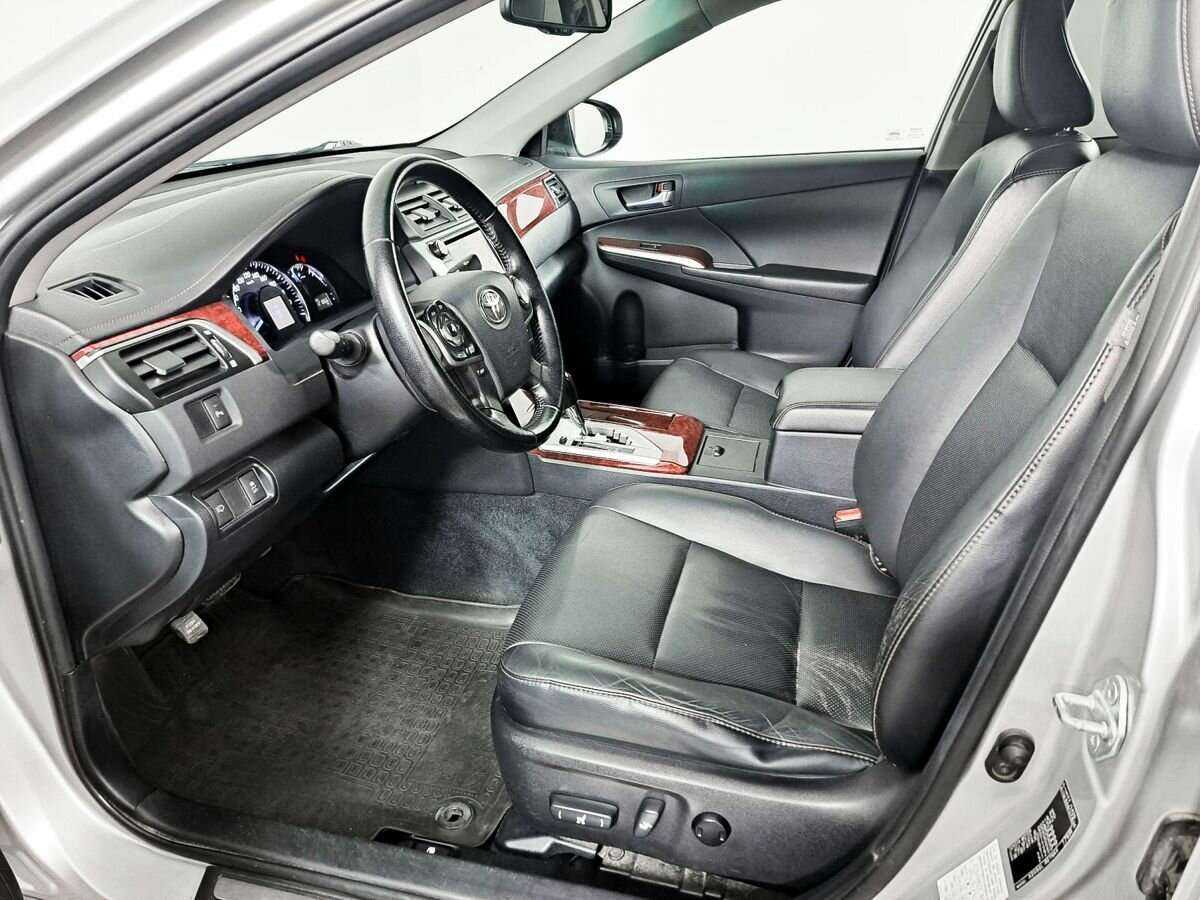 Купить Toyota Camry с пробегом. Фото: #11