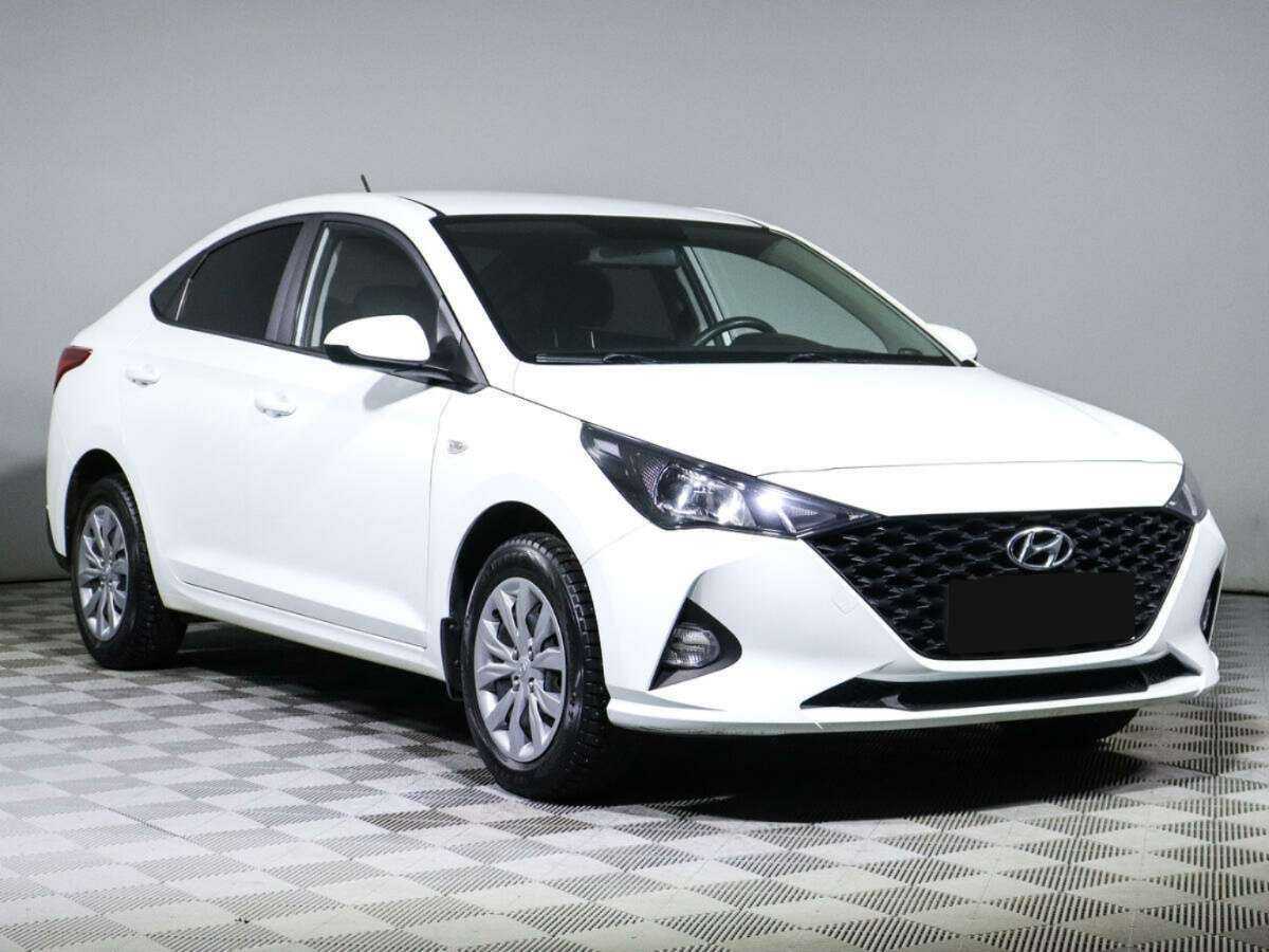 Купить Hyundai Solaris с пробегом. Фото: #2
