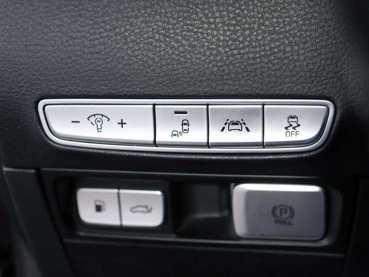 Купить Kia K900 с пробегом. Фото: #24