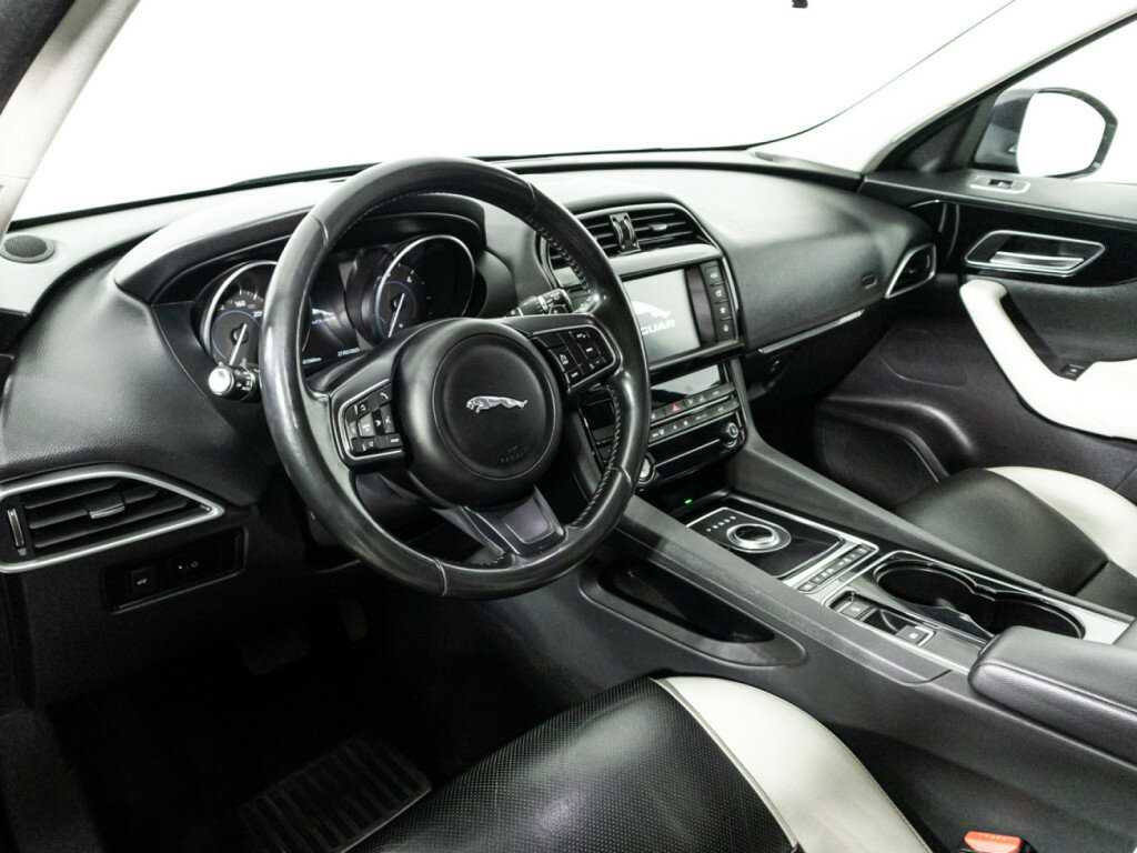 Купить Jaguar F-Pace с пробегом. Фото: #10