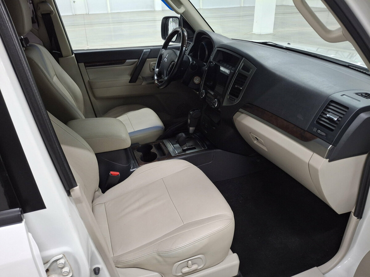 Купить Mitsubishi Pajero с пробегом. Фото: #10