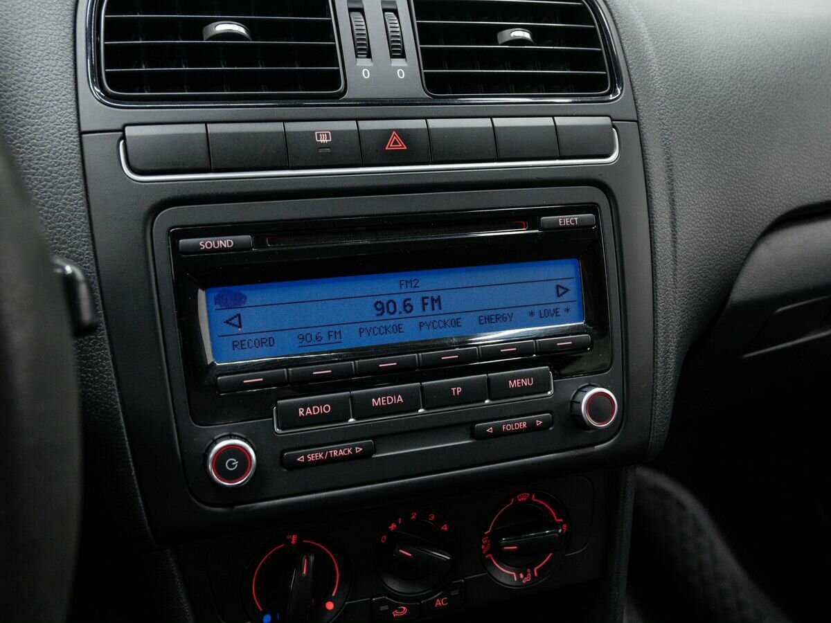 Купить Volkswagen Polo с пробегом. Фото: #18