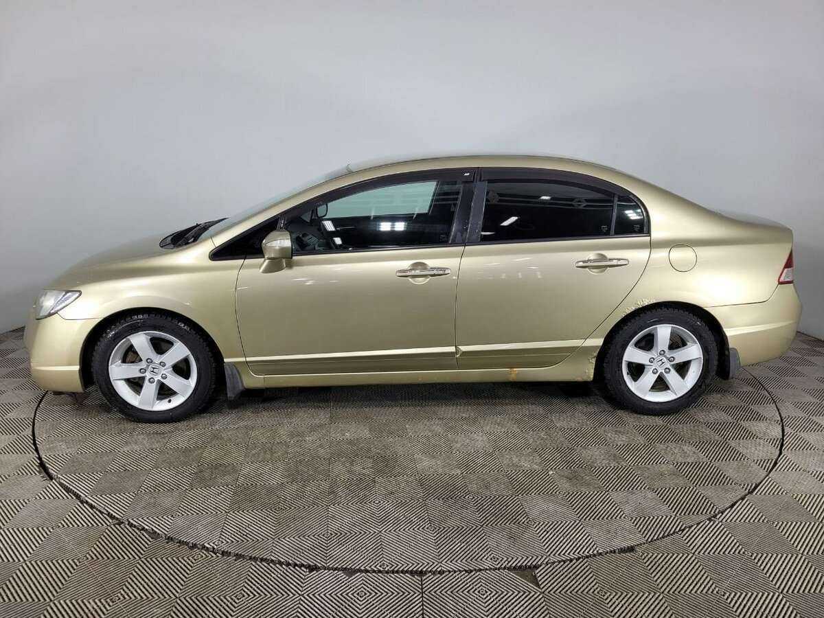 Купить Honda Civic с пробегом. Фото: #2