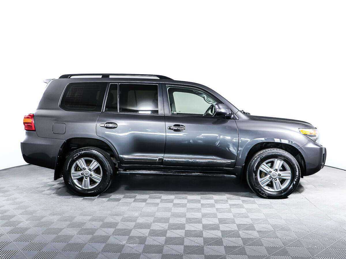 Купить Toyota Land Cruiser с пробегом. Фото: #3