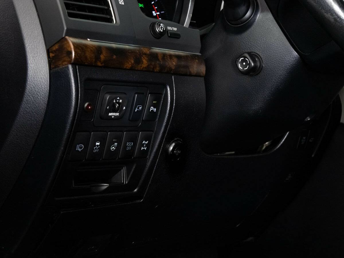 Купить Toyota Land Cruiser с пробегом. Фото: #15