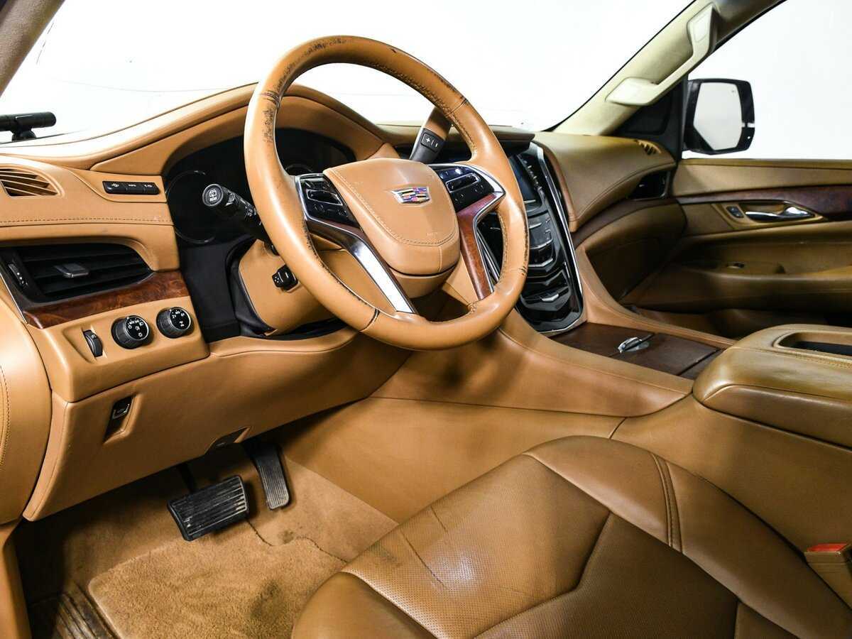 Купить Cadillac Escalade с пробегом. Фото: #11