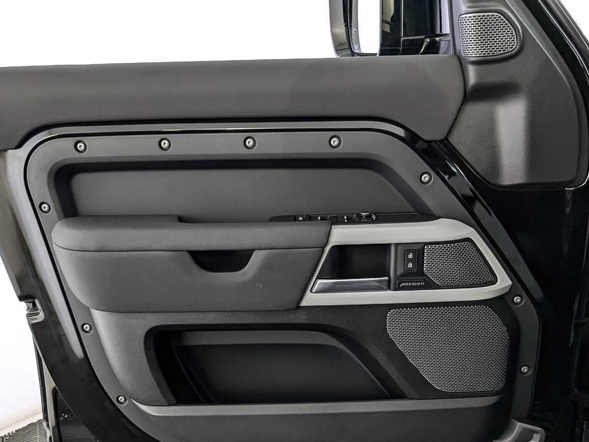 Купить Land Rover Defender с пробегом. Фото: #17