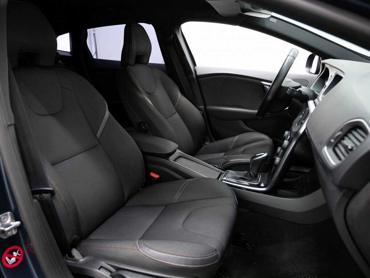 Купить Volvo V40 Cross Country с пробегом. Фото: #11