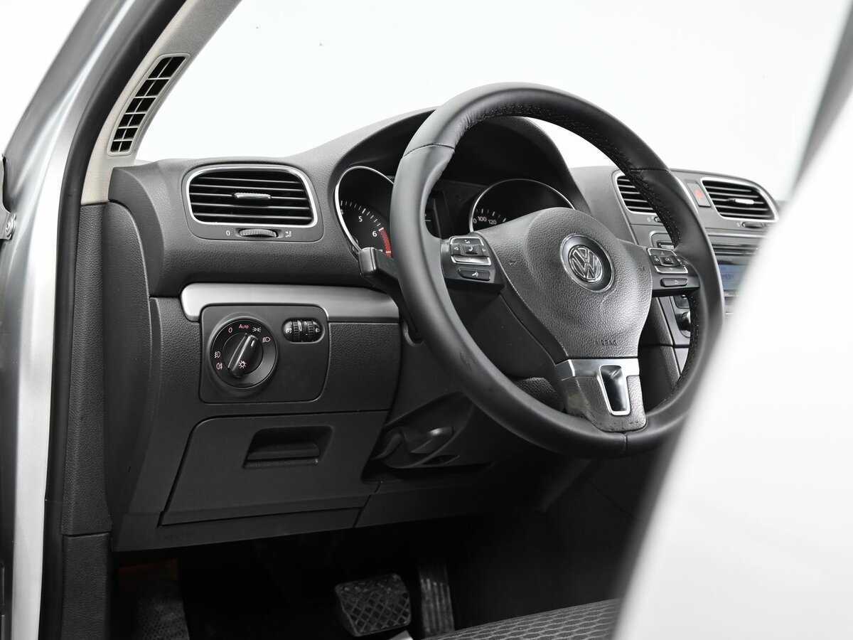 Купить Volkswagen Golf с пробегом. Фото: #4