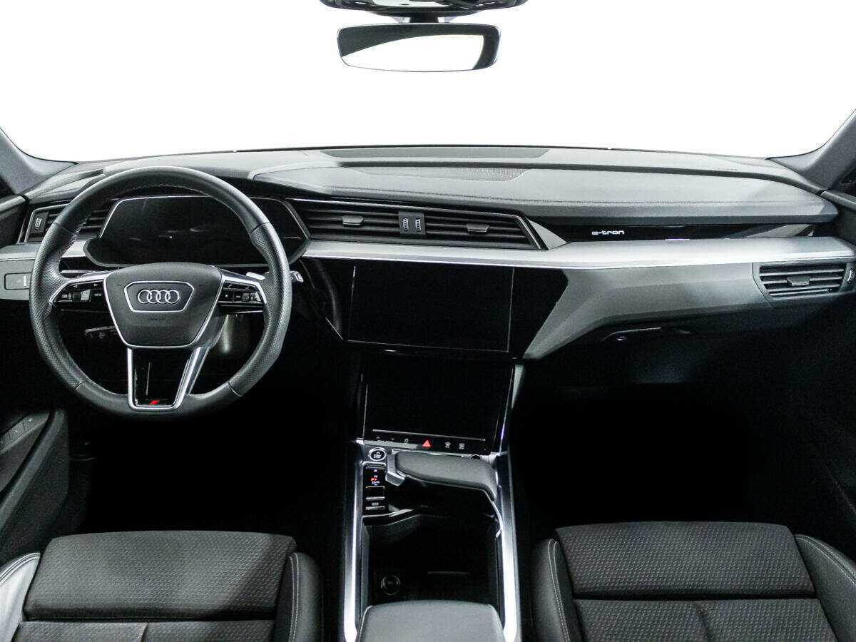 Купить Audi e-tron с пробегом. Фото: #10
