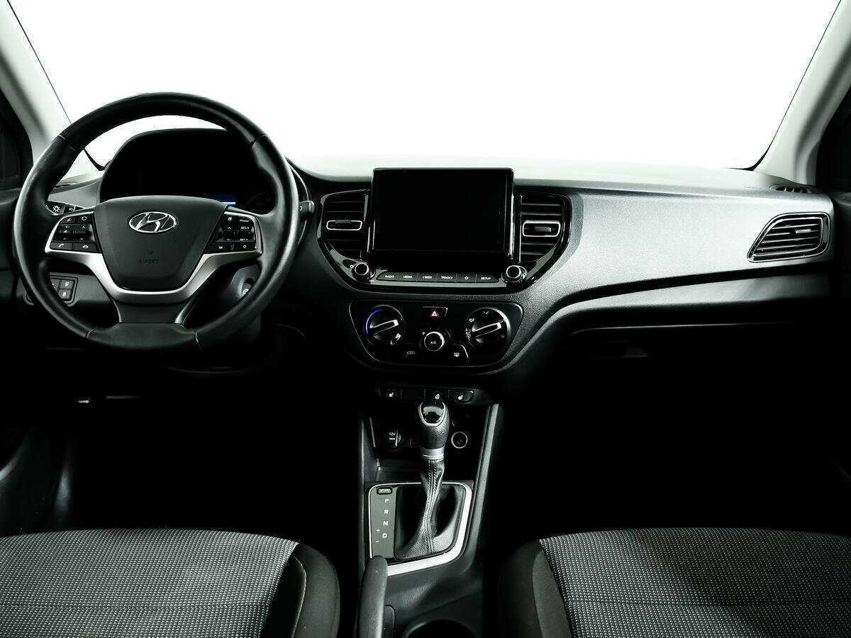 Купить Hyundai Solaris с пробегом. Фото: #10