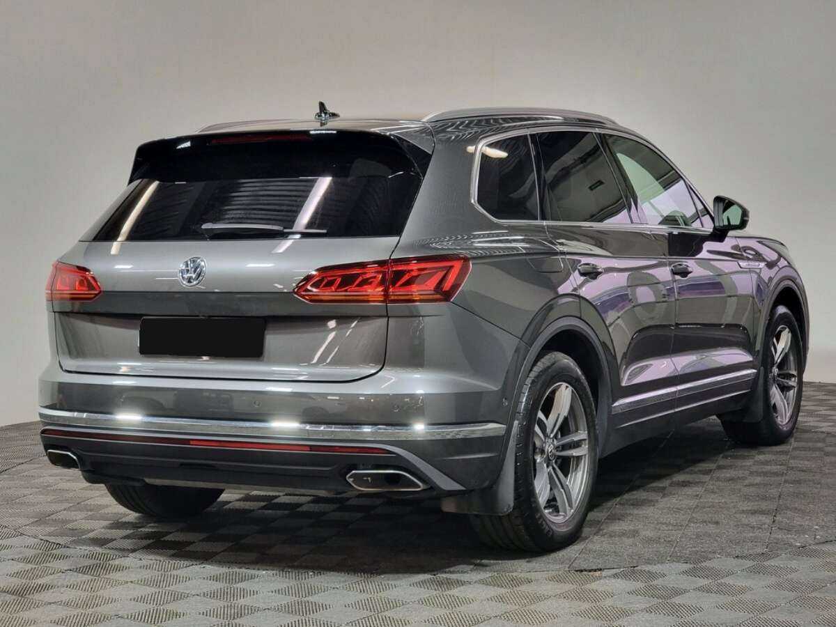 Купить Volkswagen Touareg с пробегом. Фото: #3