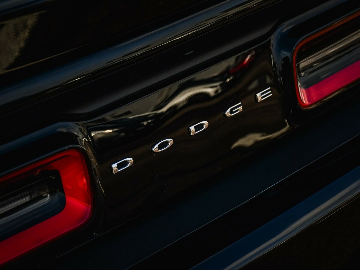 Купить Dodge Challenger с пробегом. Фото: #16