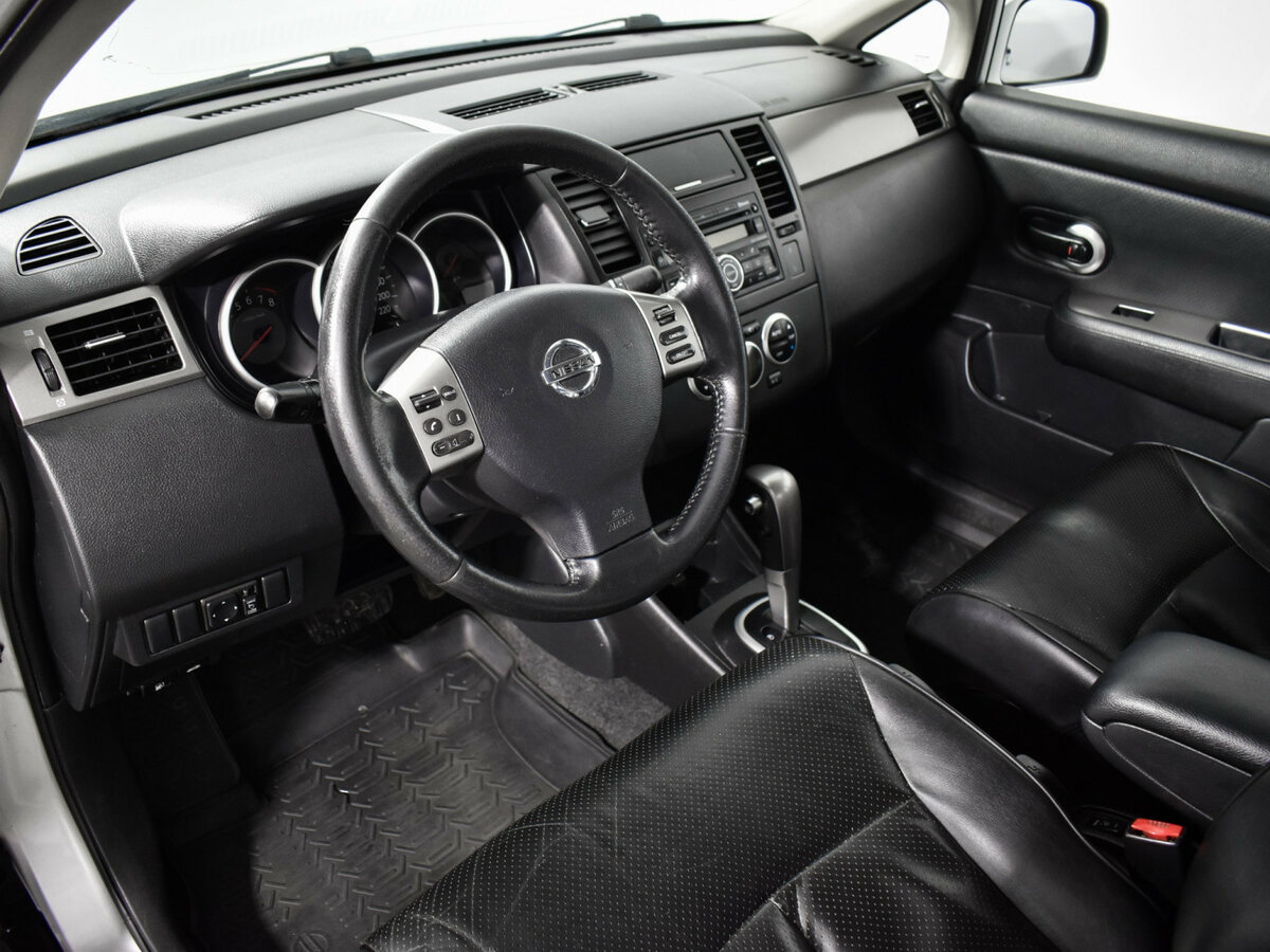 Купить Nissan Tiida с пробегом. Фото: #8