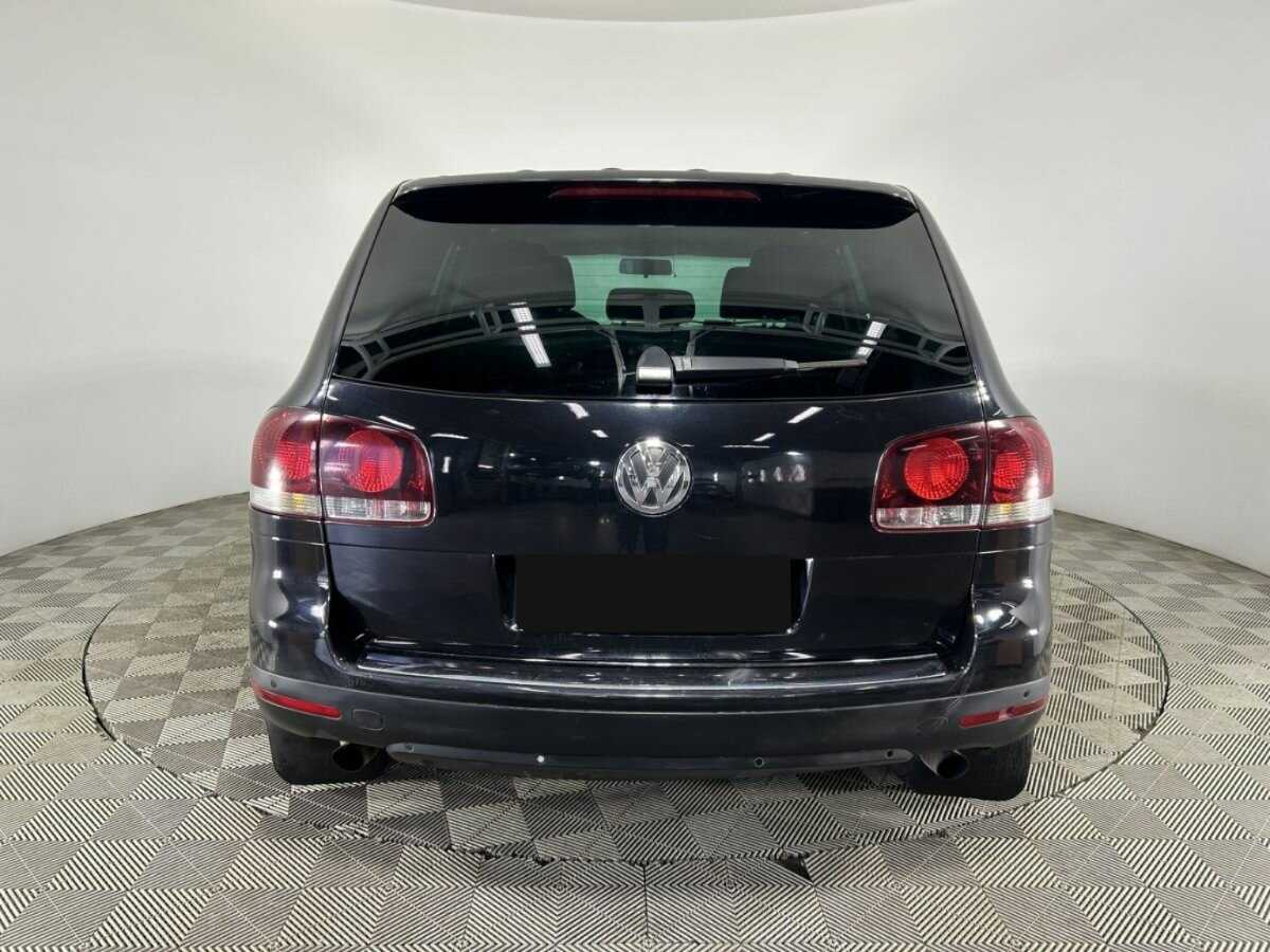 Купить Volkswagen Touareg с пробегом. Фото: #2