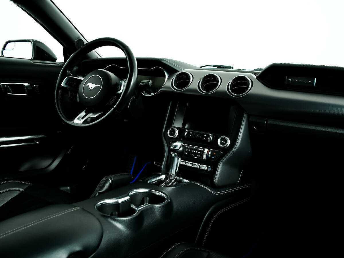 Купить Ford Mustang с пробегом. Фото: #8