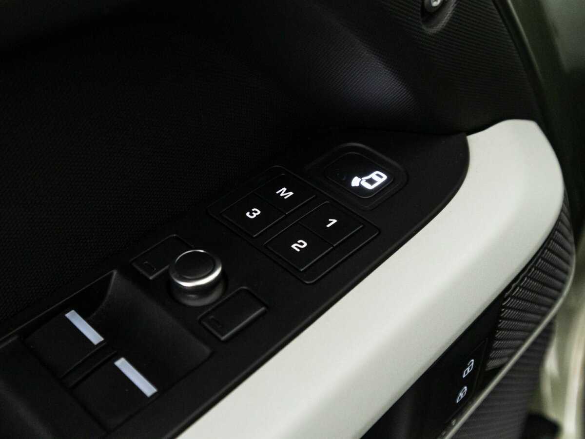 Купить Land Rover Defender с пробегом. Фото: #16