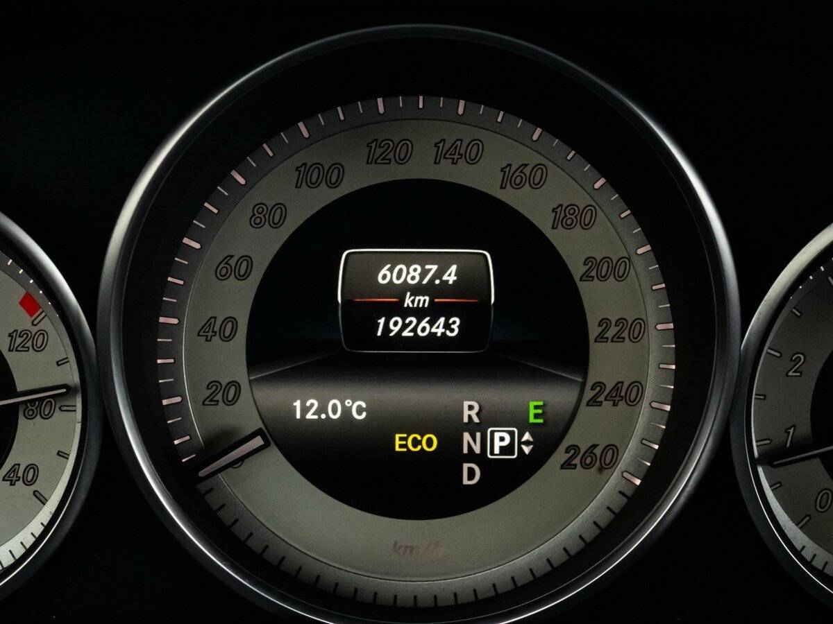 Купить Mercedes-Benz E-Класс с пробегом. Фото: #26