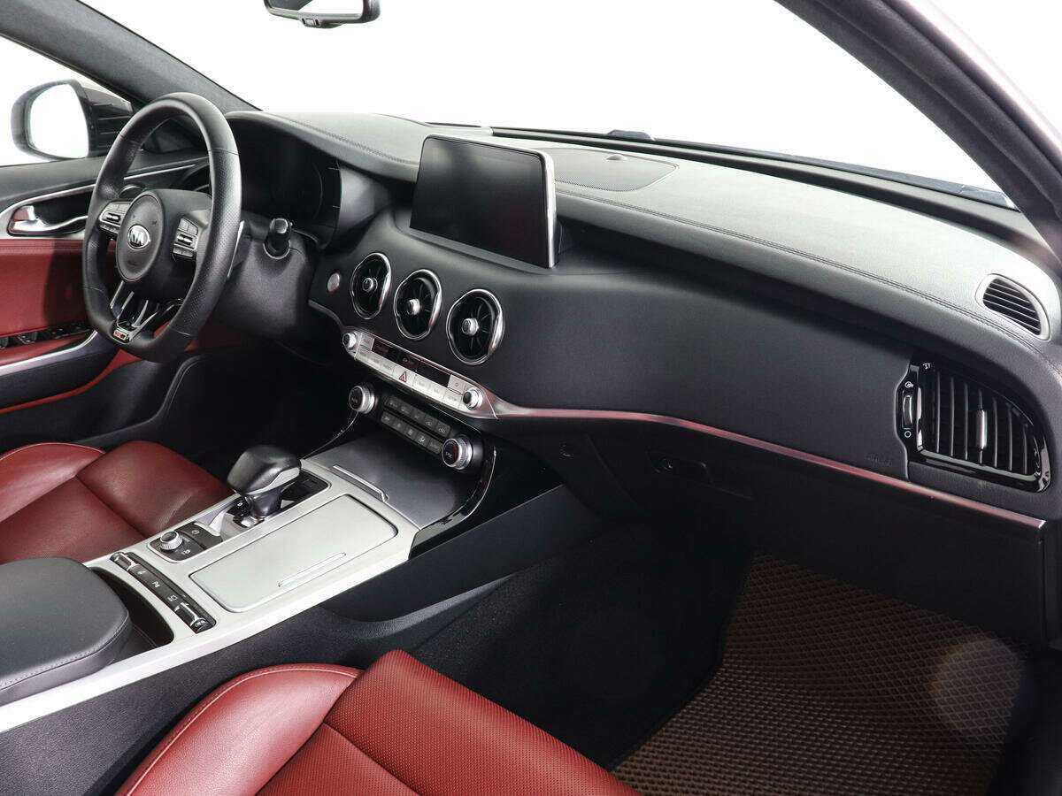 Купить Kia Stinger с пробегом. Фото: #9