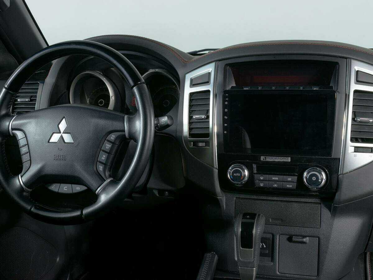 Купить Mitsubishi Pajero с пробегом. Фото: #8
